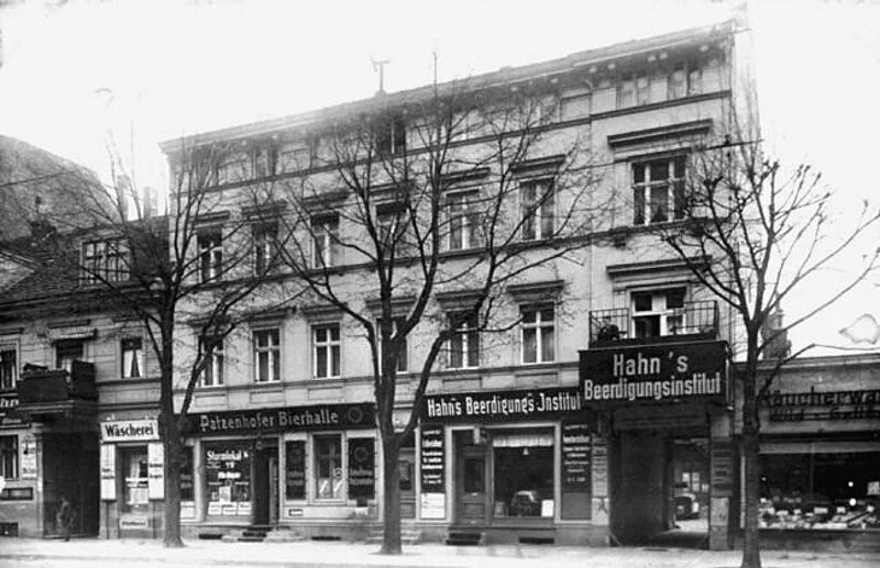 Das Stammhaus am Tempelhofer Damm in den 1930er Jahren