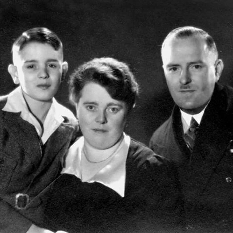 Familie Hahn 1938: Willi Hahn mit Ehefrau Gertrud und Sohn Hans-Joachim